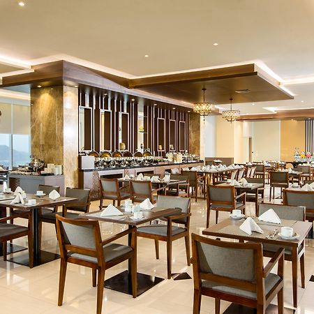 Hotel Santika Gresik מראה חיצוני תמונה