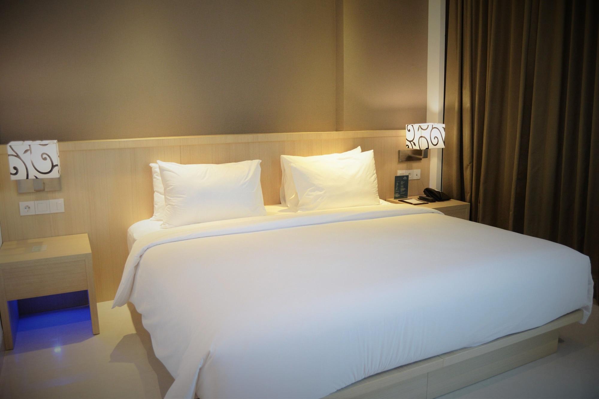 Hotel Santika Gresik מראה חיצוני תמונה