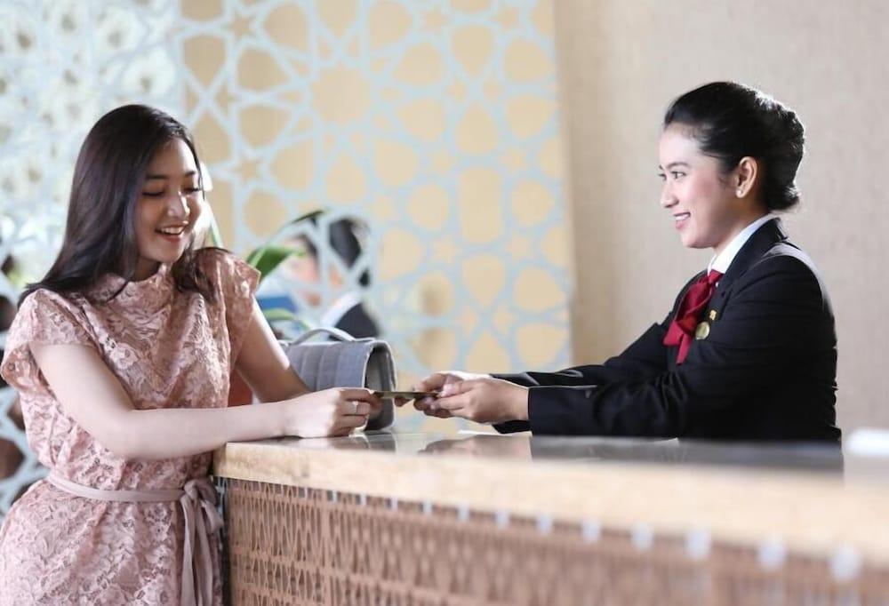 Hotel Santika Gresik מראה חיצוני תמונה