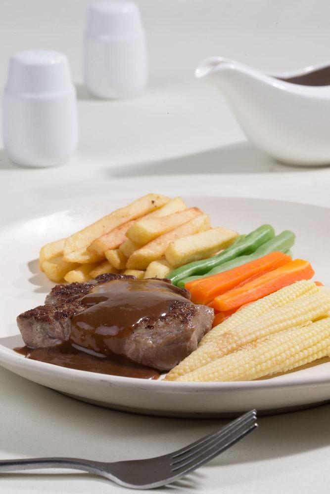 Hotel Santika Gresik מראה חיצוני תמונה
