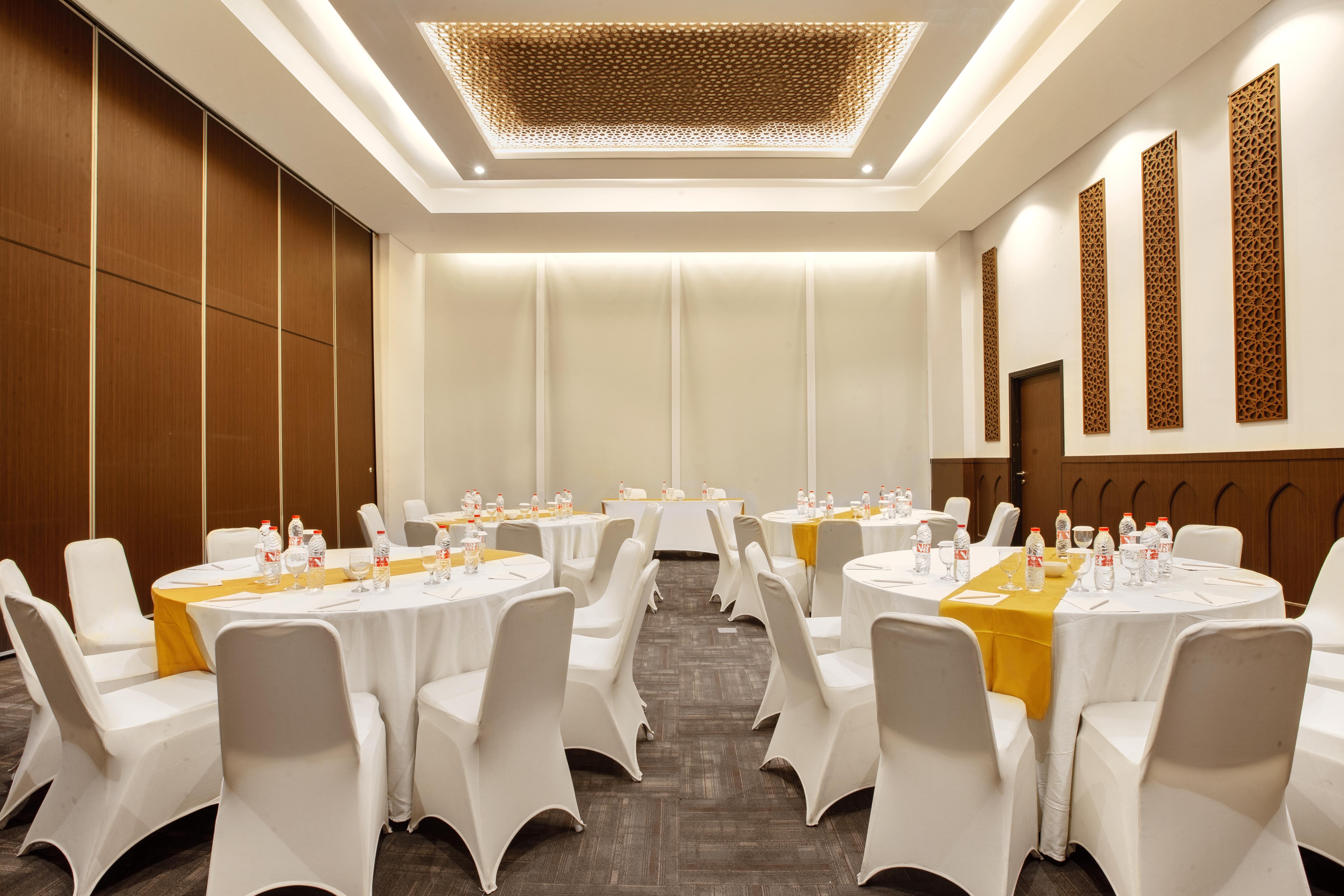 Hotel Santika Gresik מראה חיצוני תמונה