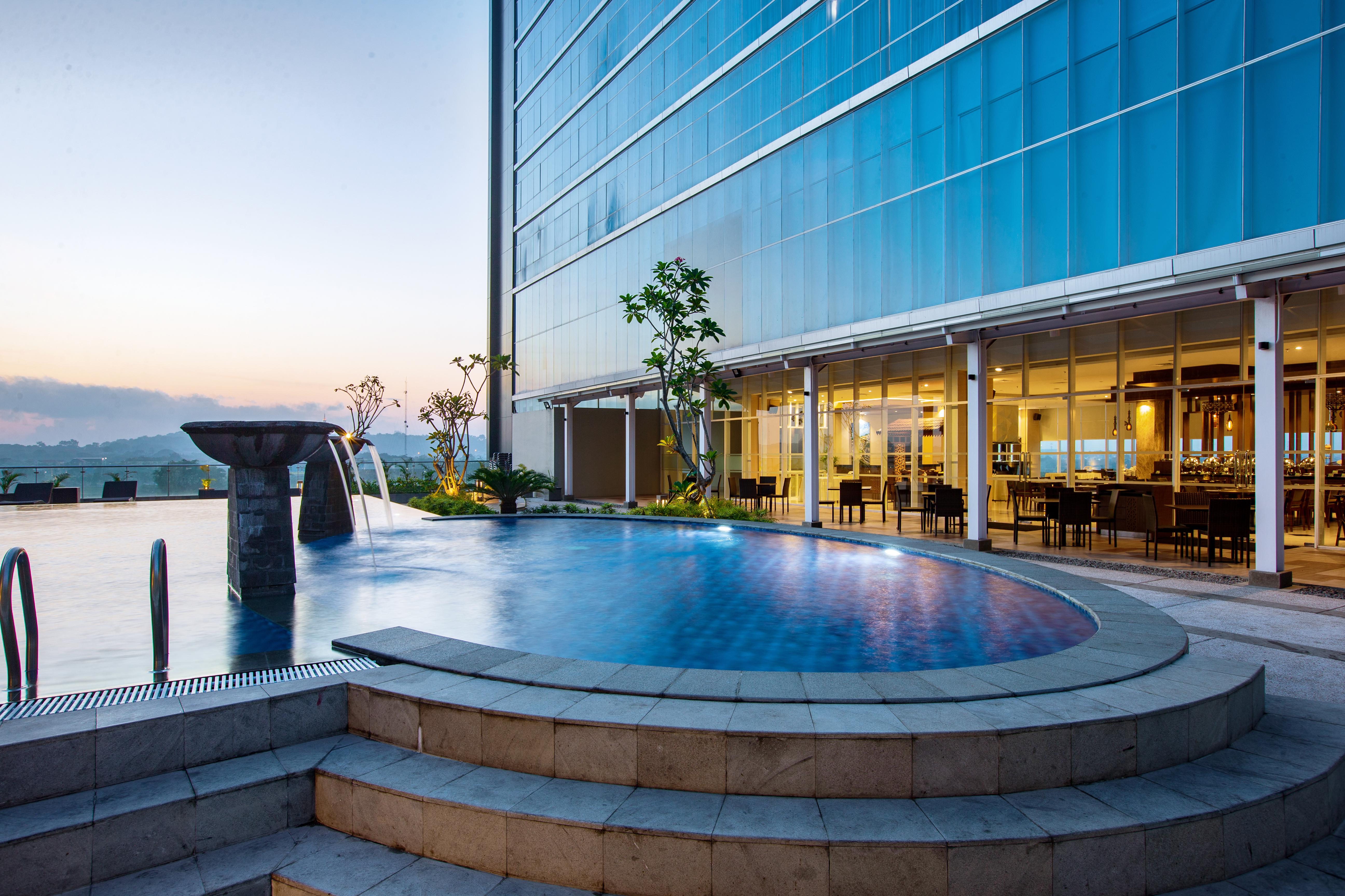 Hotel Santika Gresik מראה חיצוני תמונה
