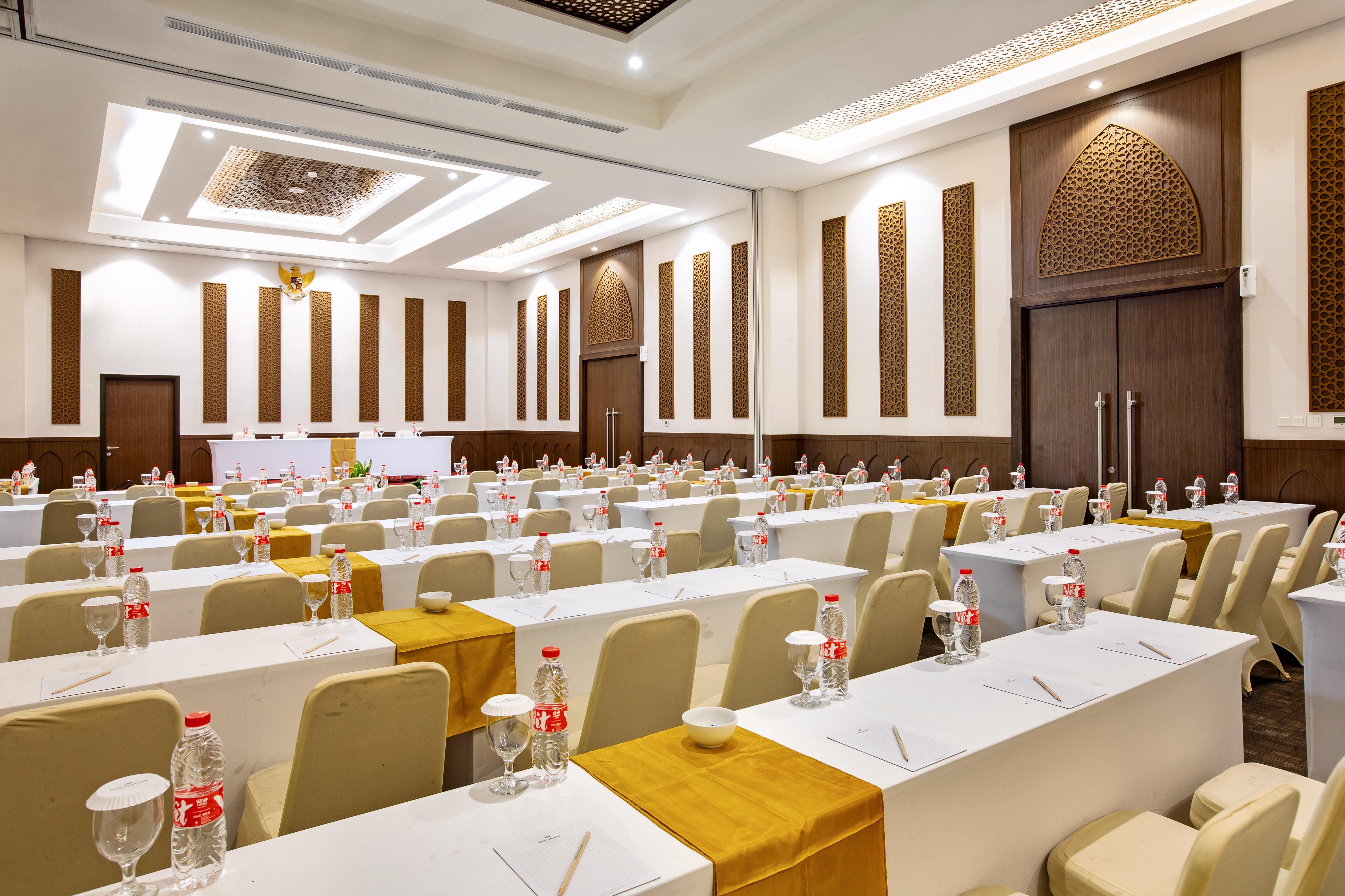 Hotel Santika Gresik מראה חיצוני תמונה